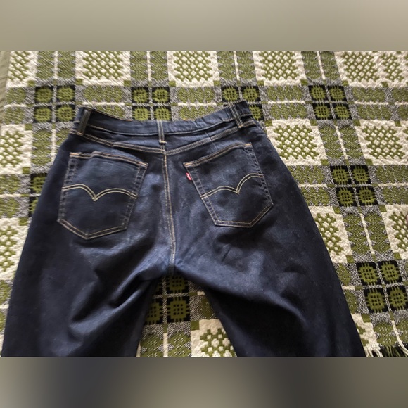 Levi’s Denim High Waisted Mom Jeans! - Picture 5 of 7